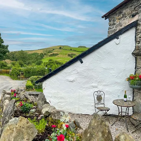 The Stable, Broughton Beck, A Ground Floor Close To A And Windermere Spark Bridge